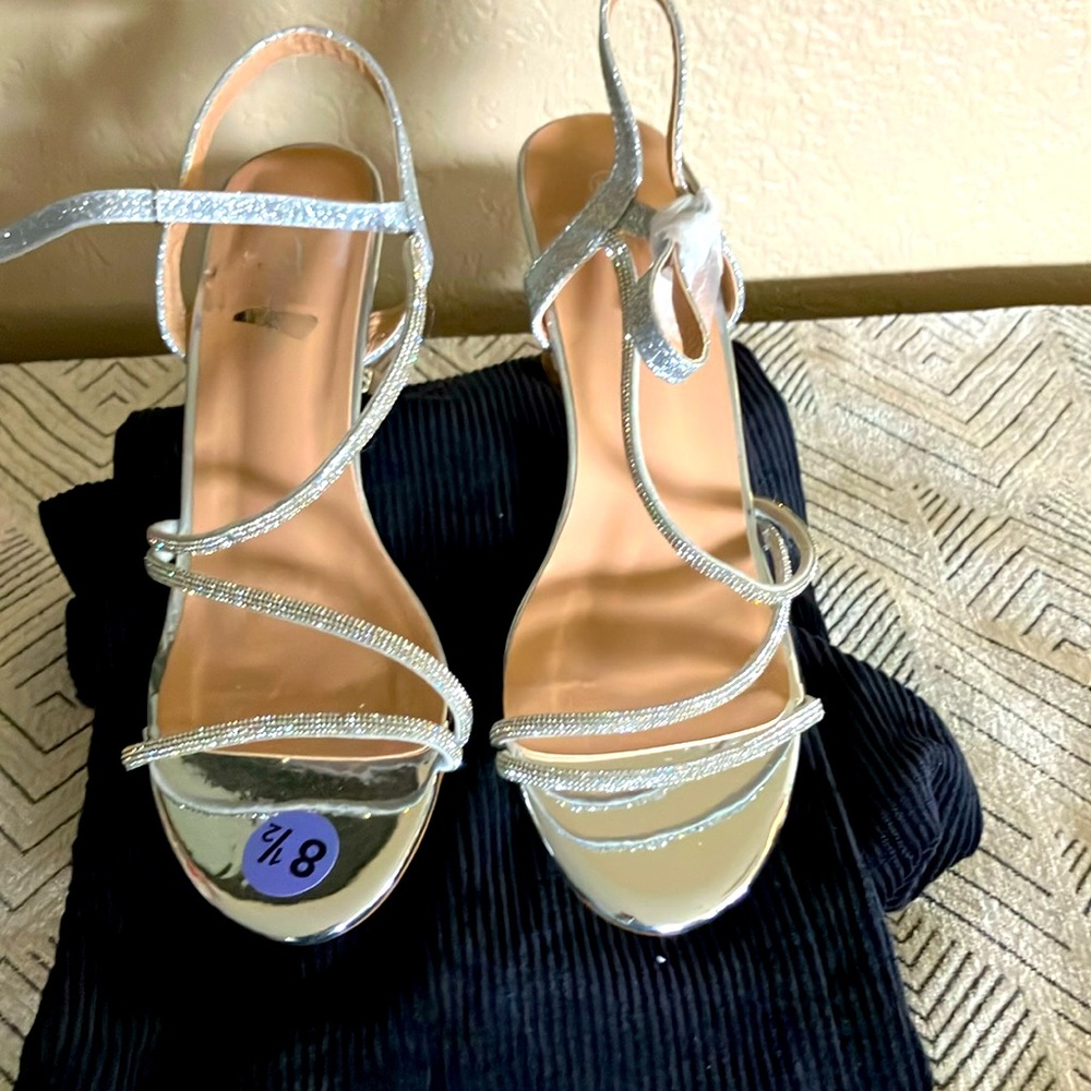 NWT silver crystals 8.5 fancy formal heels